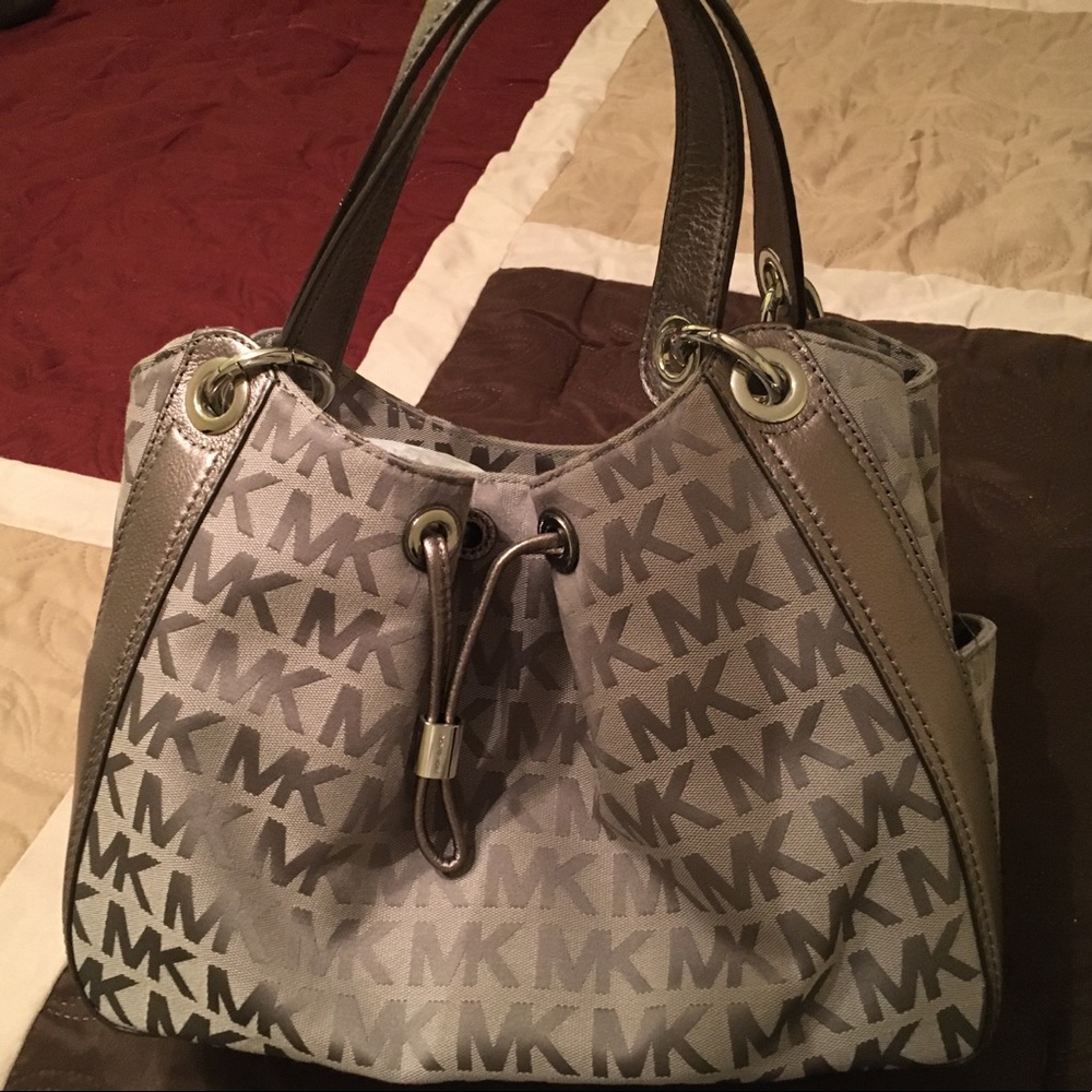 Michael Kors Handbag 👜 in Steel